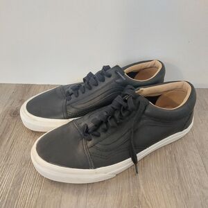 Vans Old Skool Leather Shoes Size 8 Men 9.5 Women